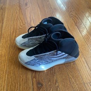 Adidas Yeezy QNTM Q46473 US men’s size 10